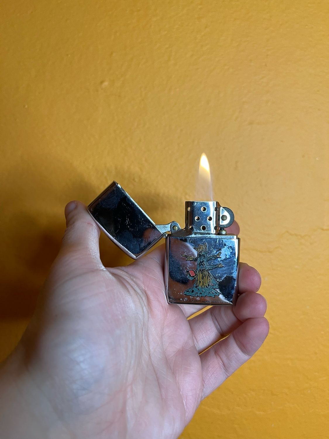 1999 Old Wise Reading Tree Mirrored Adams Apple Flip Top Lighter