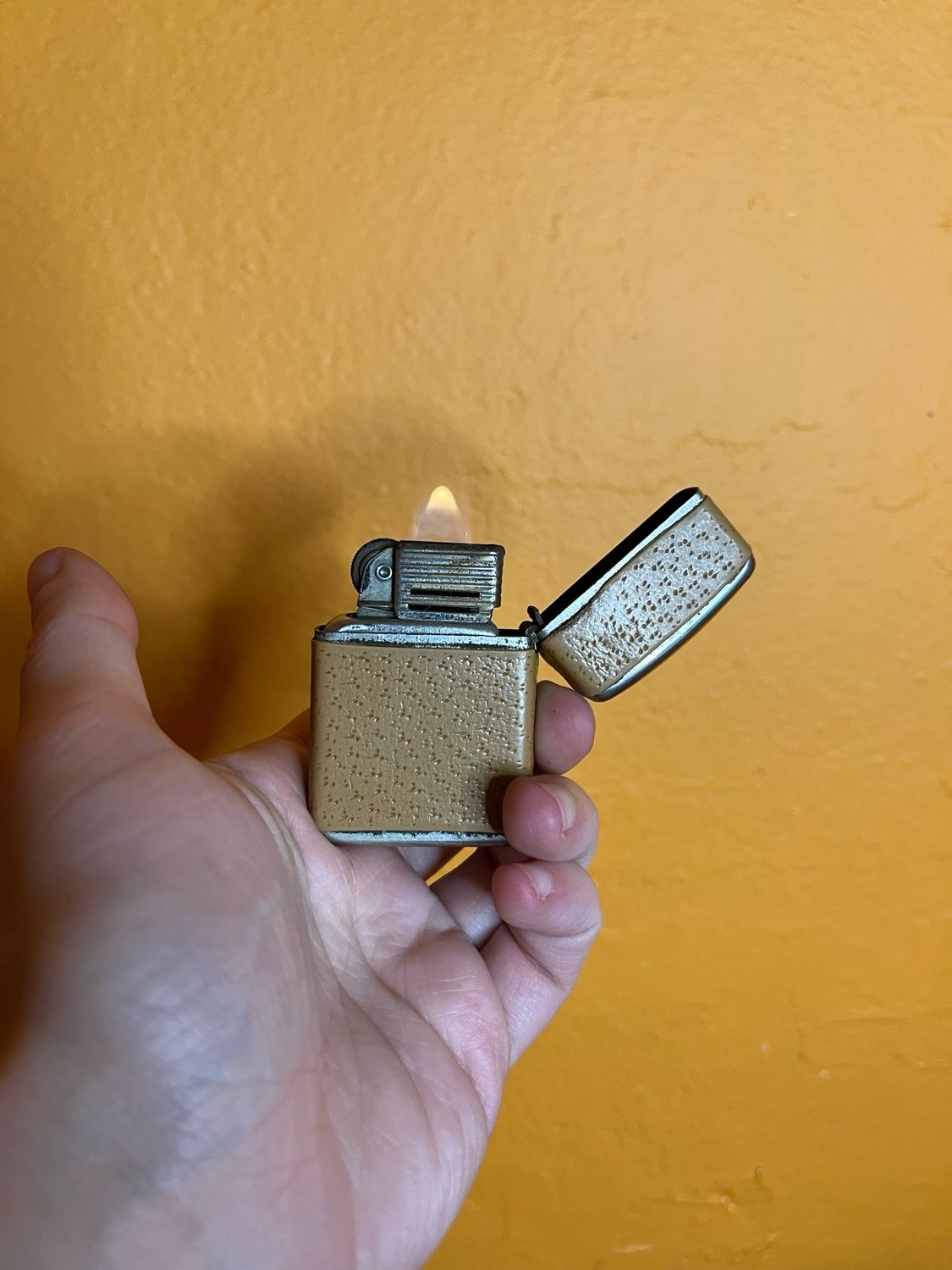 Champ Austria Pleather Flip Top Lighter