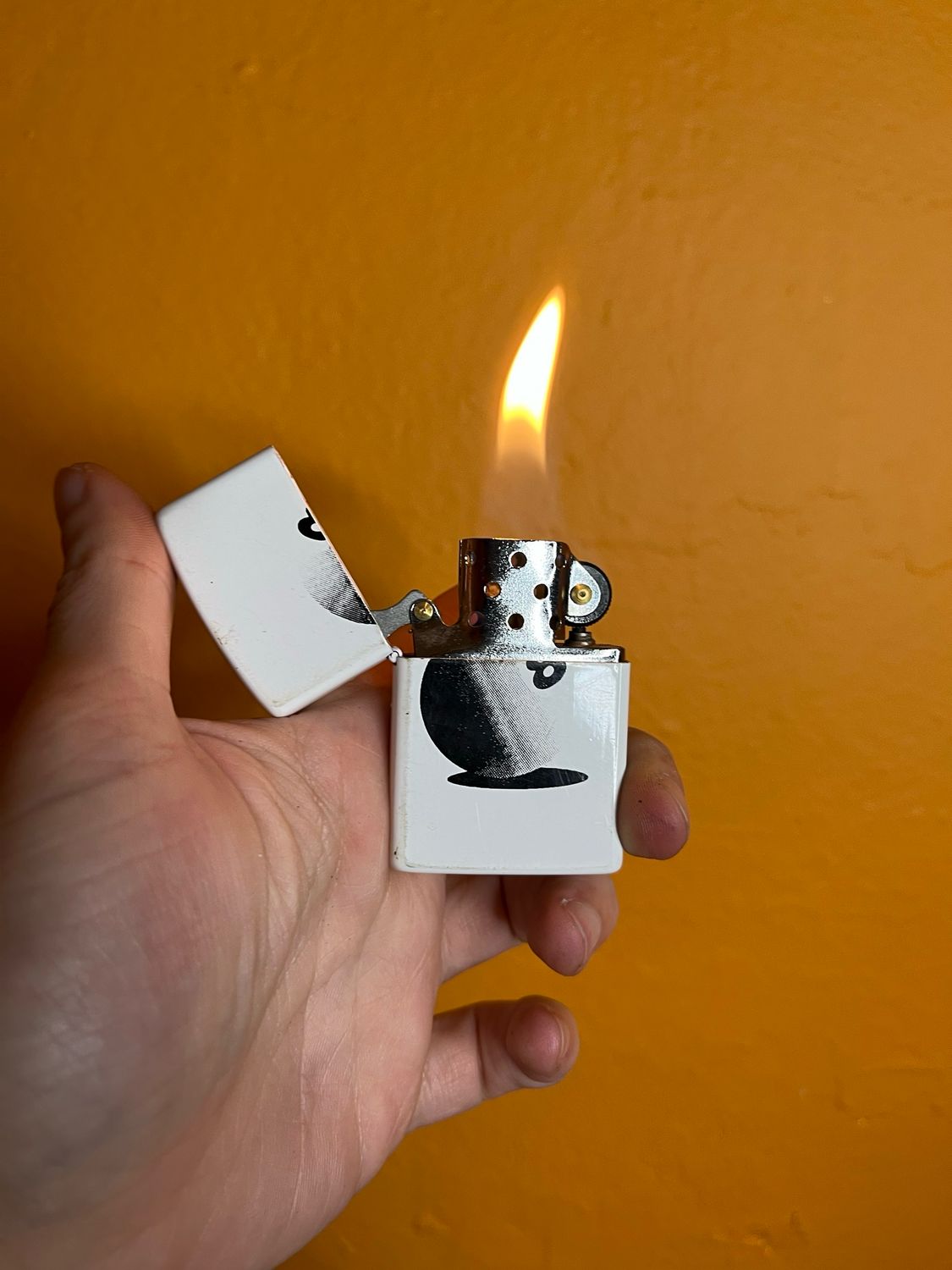 White 8 Ball Flip Top Lighter