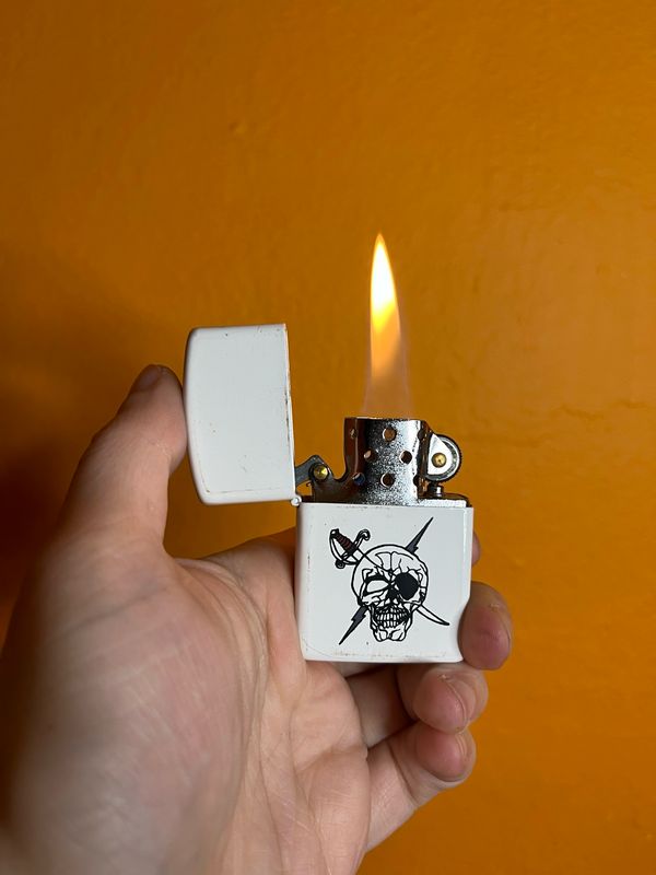 Sword Skull &amp; Crossbones Flip Top Lighter