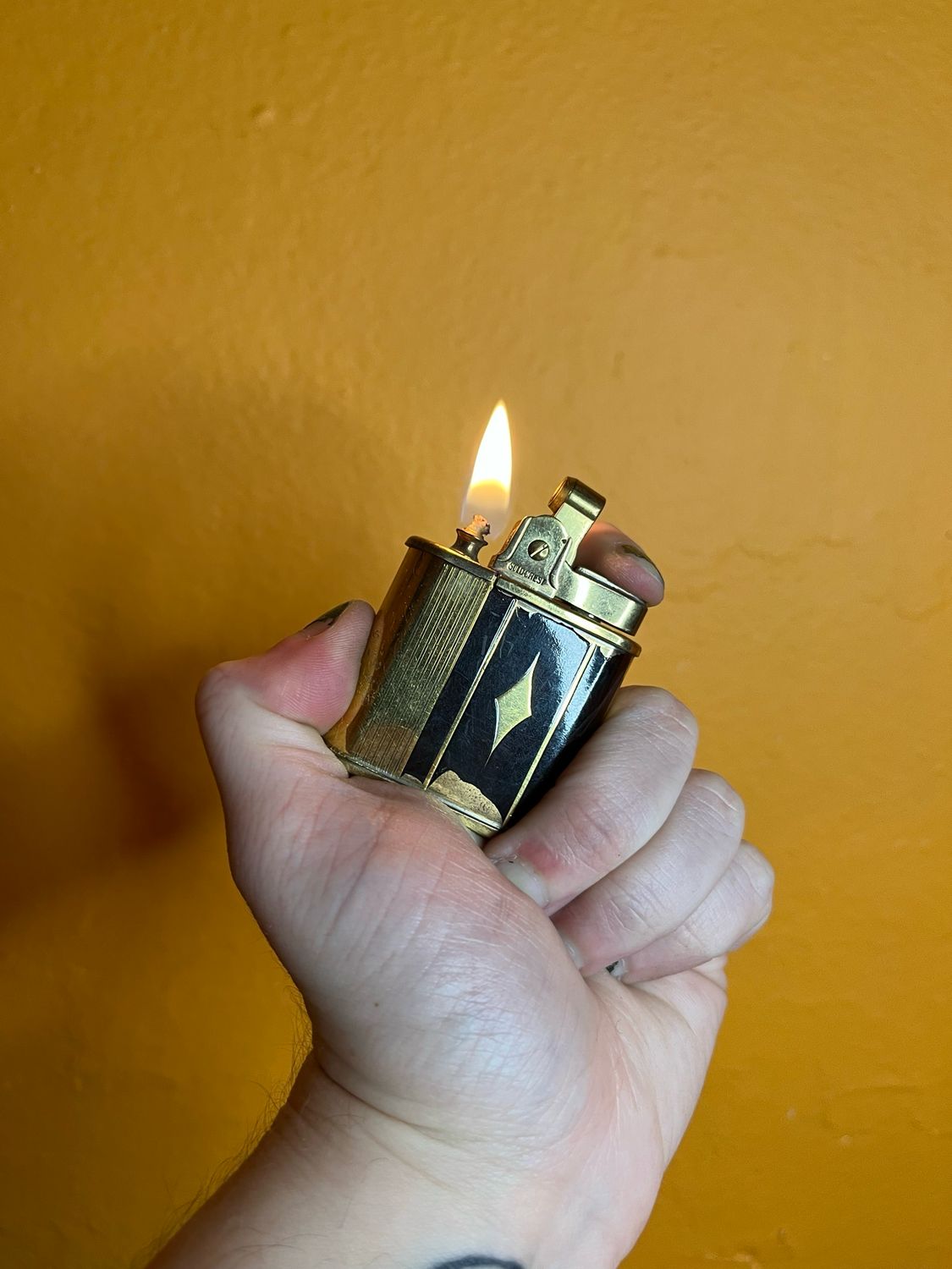 Goldcrest Windshield Lighter