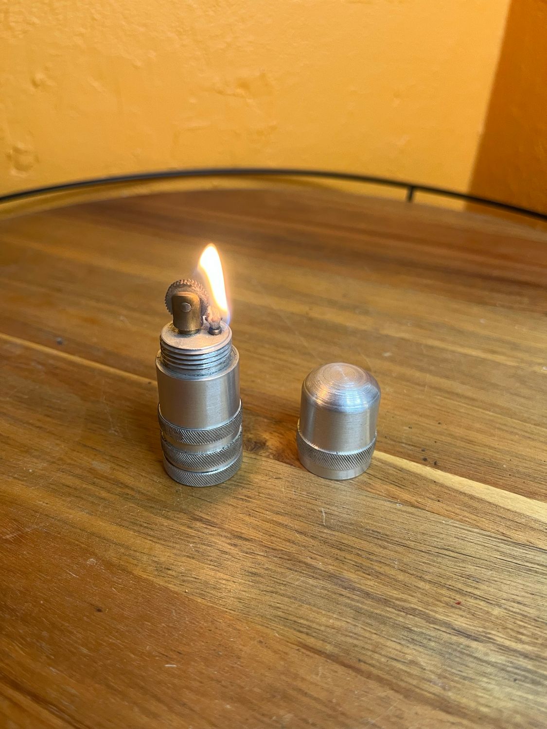 Ribbed Aluminium Screw Off Cap Table Lighter