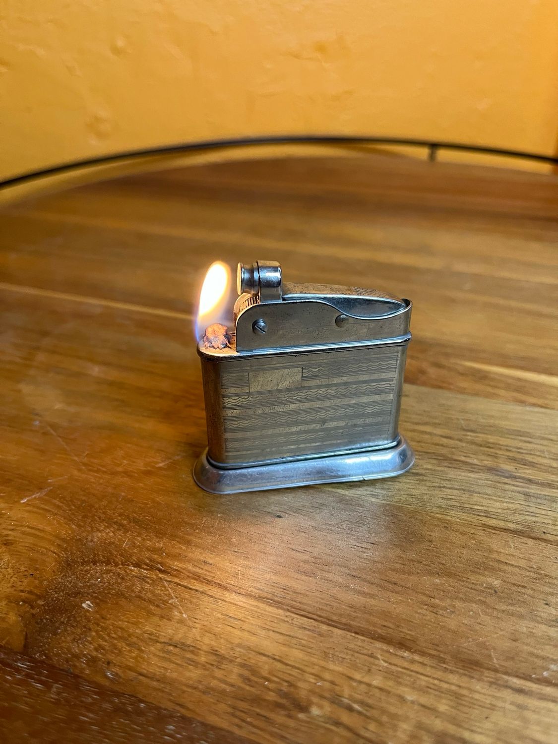 Standing One Click To Light Flat Lighter