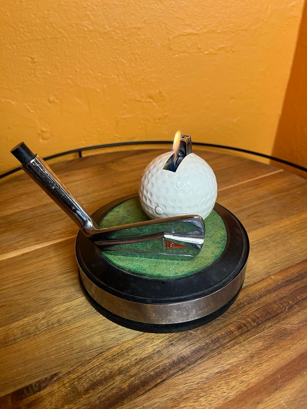 18th Hole Ball &amp; Putter Golf Table Lighter