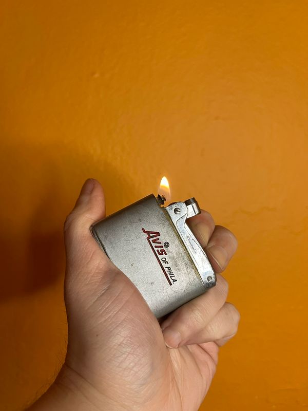 Avis Of Philadelphia Flat Lighter