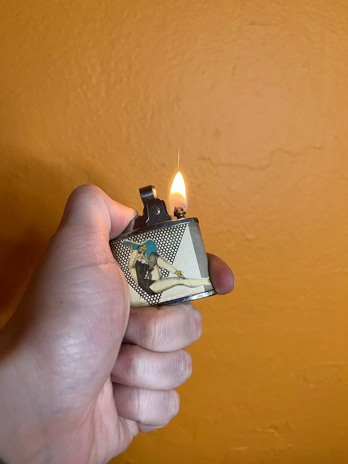 ATC Vintage Pinup Girls Lighter