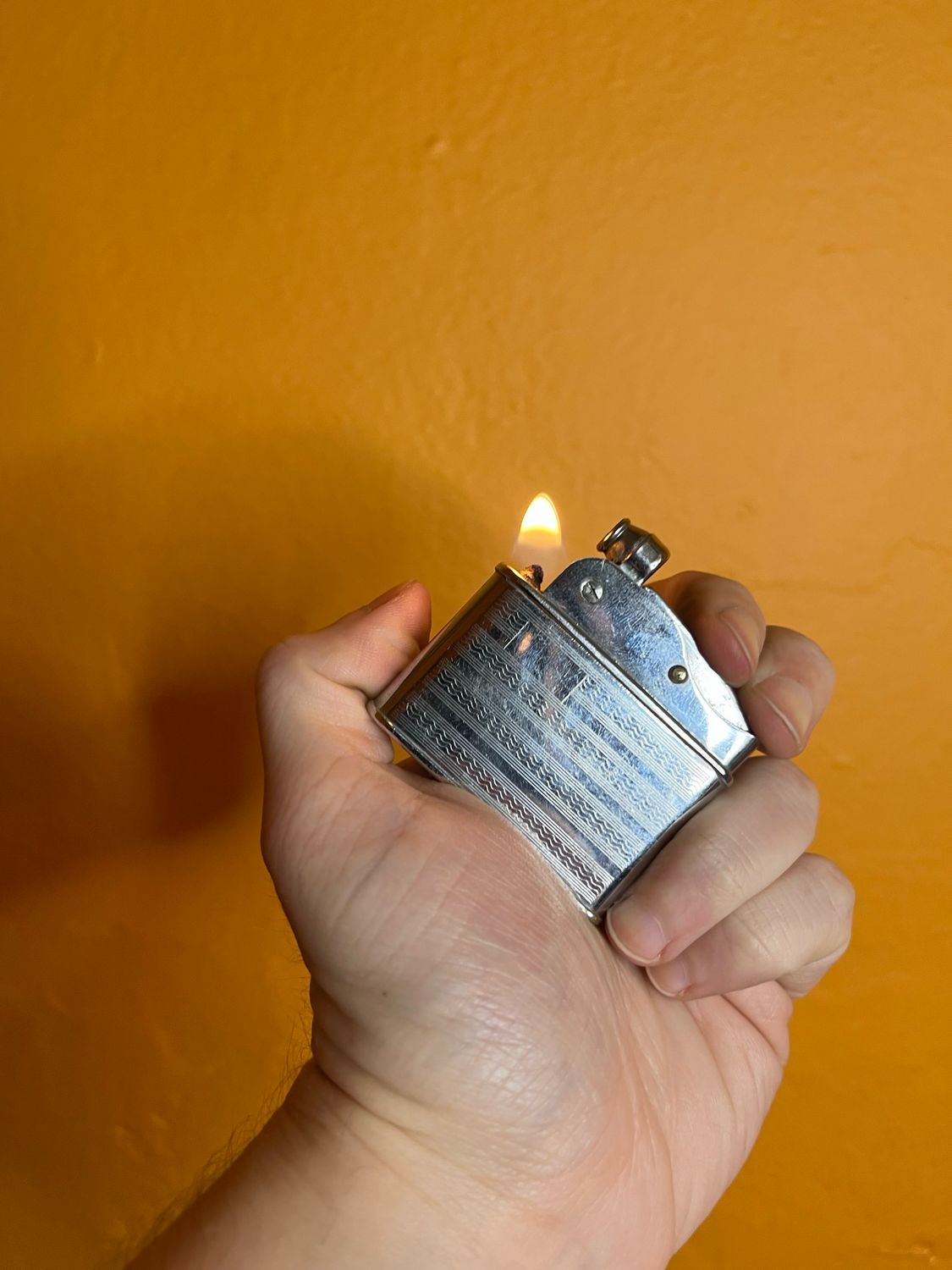 One Click To Light Flat Lighter