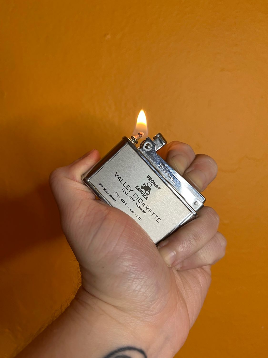 Prompt Service Valley Cigarette Vending Flat Lighter