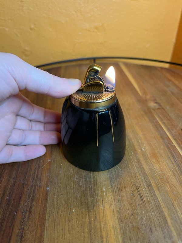 Evans Fine China Black Table Lighter
