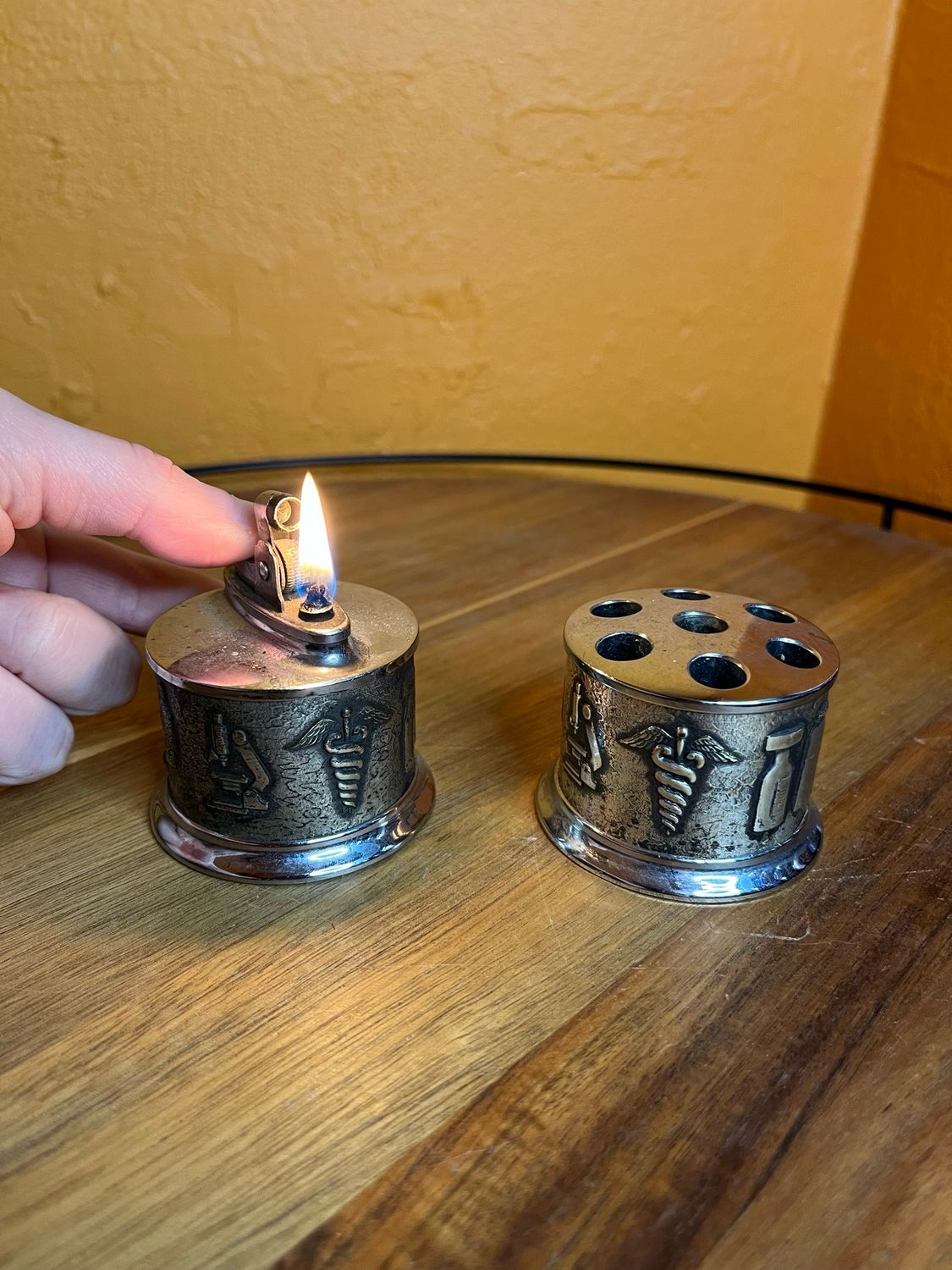 Idealine Pharmaceutical Tools Table Lighter Cigarette Holder Set