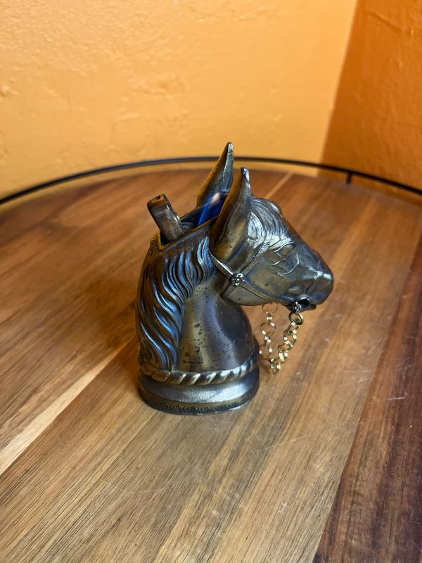 Slouchy Pull Rein To Light Horse Head Table Lighter