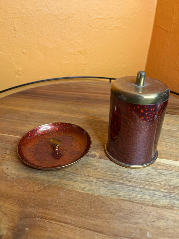 Grammes Inc Allentown PA Ashtray Cigarette Holder Set