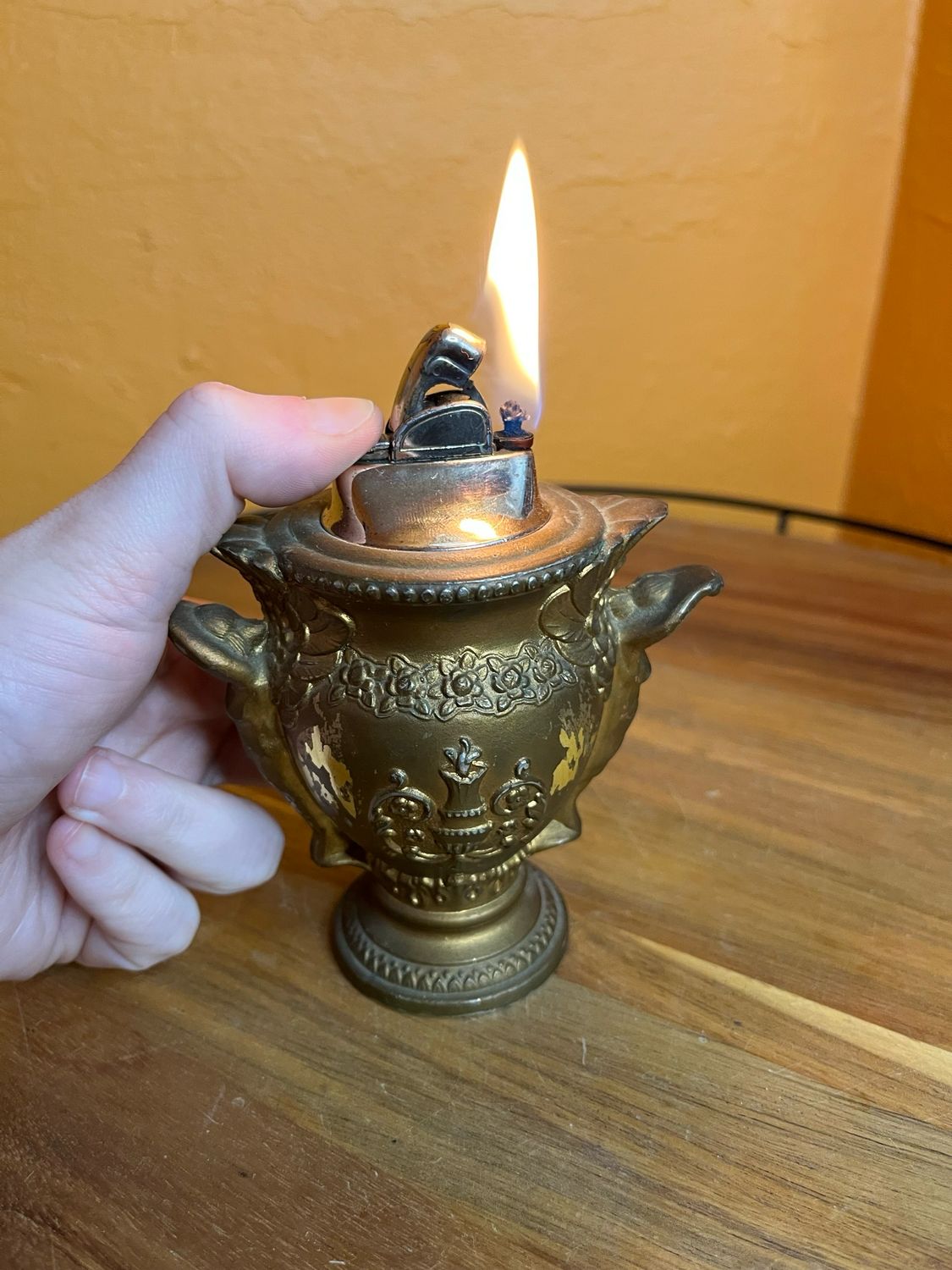 Ornate Cauldron Table Lighter