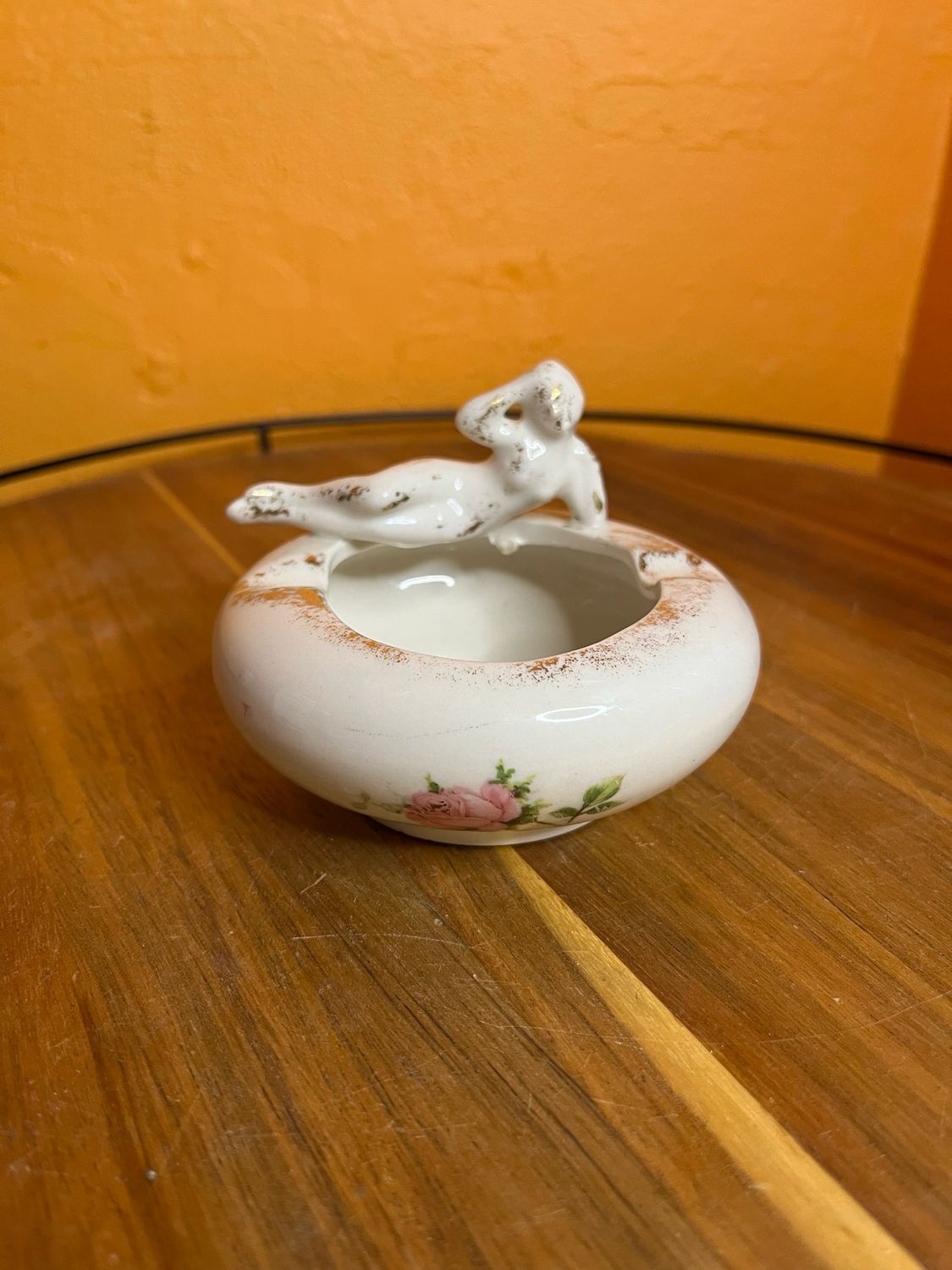 Royal China Warranted 22K Gold Roses &amp; Pinup Figure Ashtray