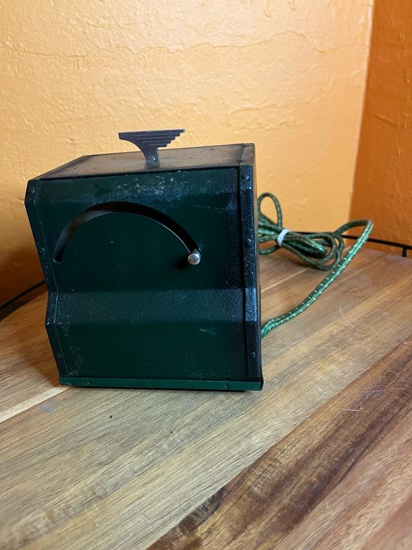 Smoker-ette Electric Cigarette Dispenser