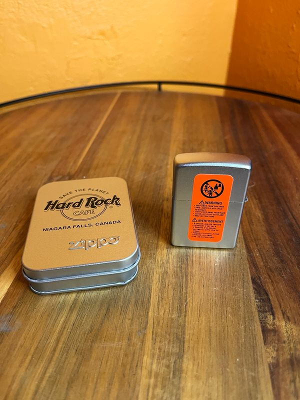 2005 Hard Rock Cafe Niagara Falls Canada Sealed Unstruck Zippo Lighter