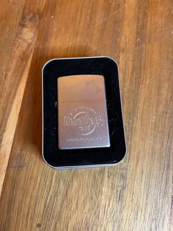 2005 Hard Rock Cafe Niagara Falls Canada Sealed Unstruck Zippo Lighter