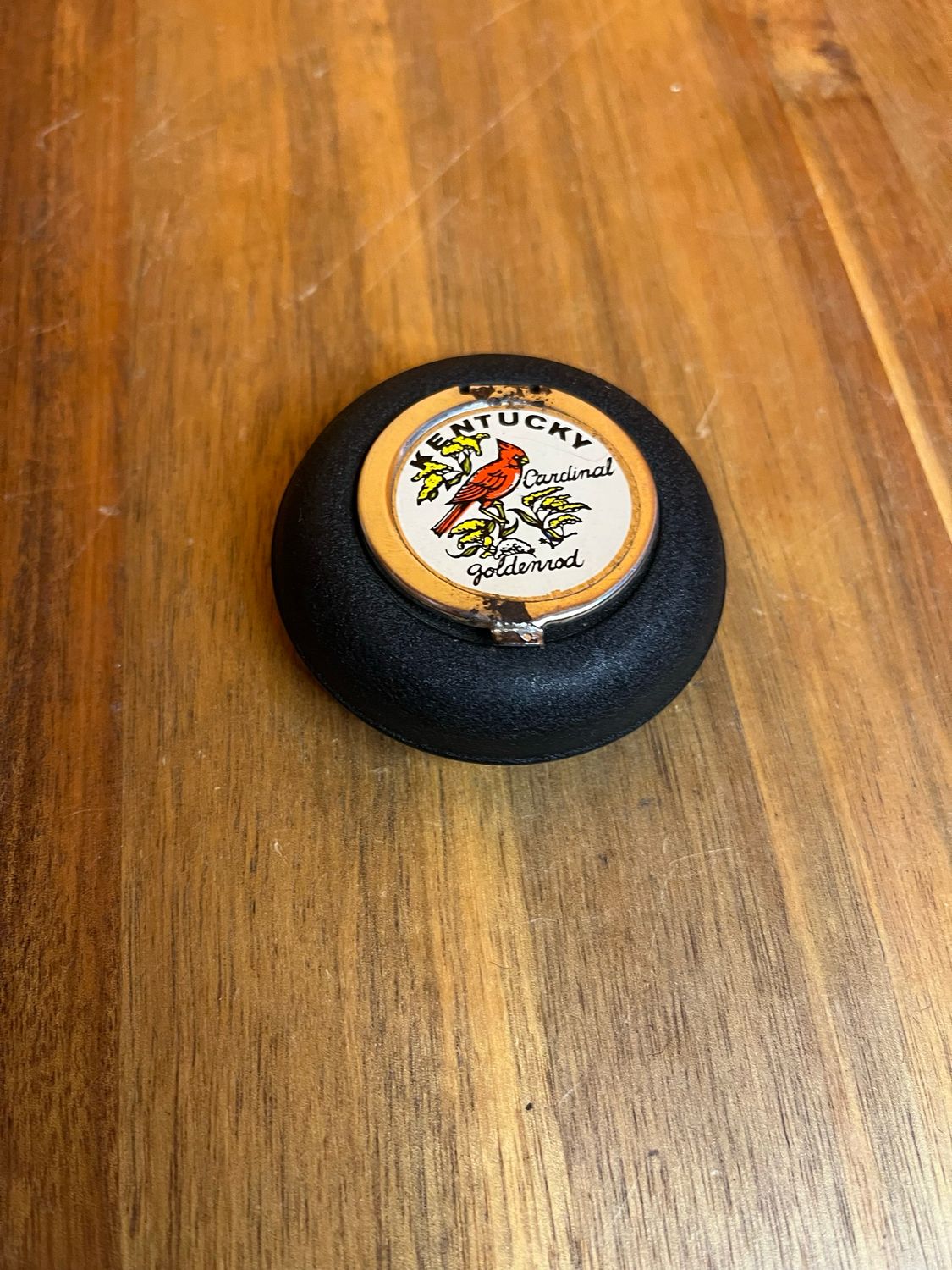 Kentucky State Bird &amp; Flower Souvenir Closeable Ashtray