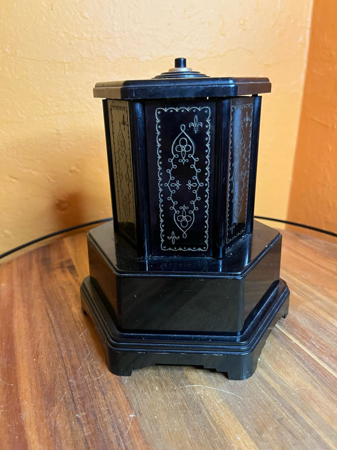 Swiss Harmony Inc Chicago IL Carousel Musical Cigarette Dispenser