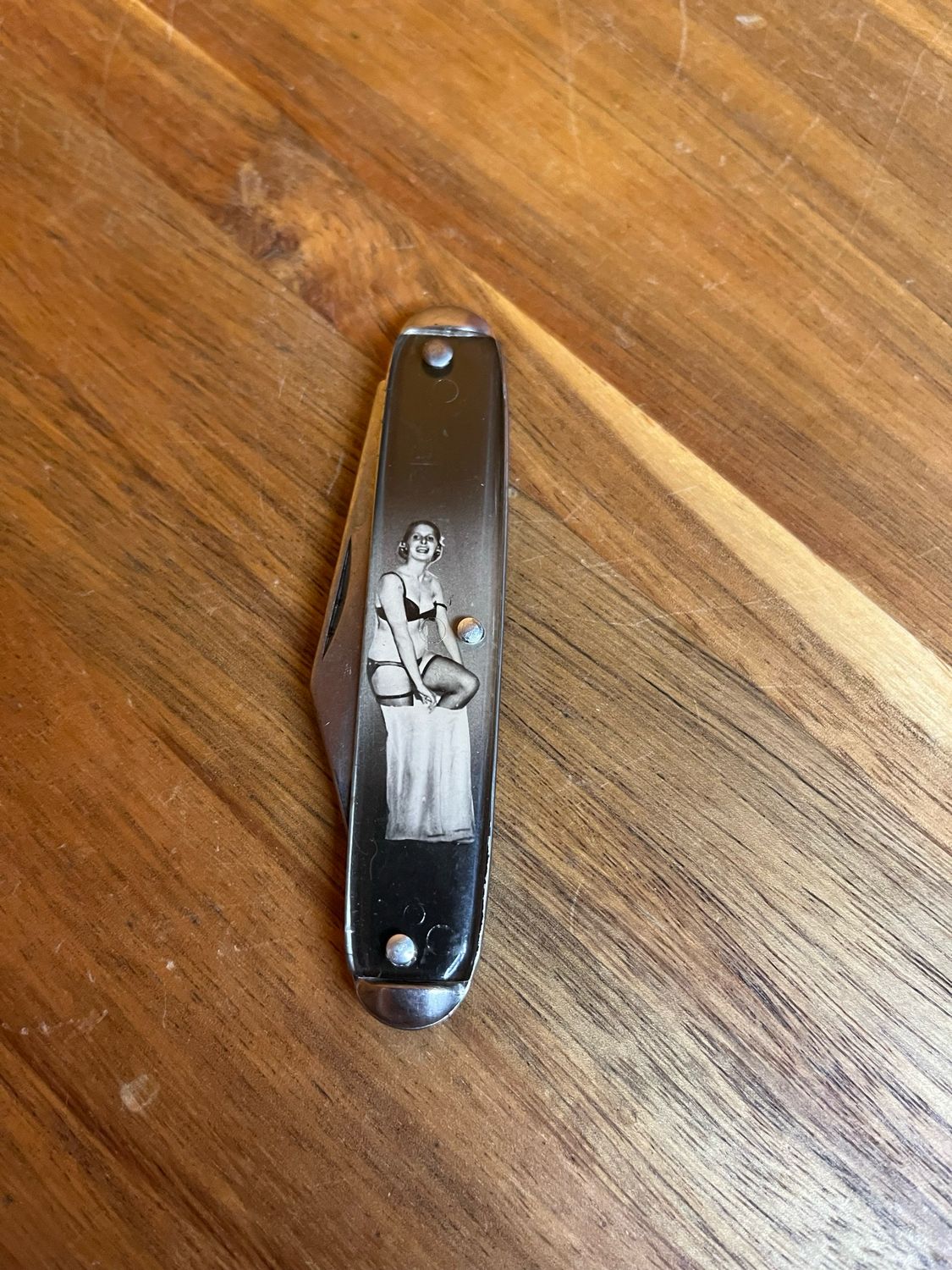 Single Blade Folding Pinup Knife
