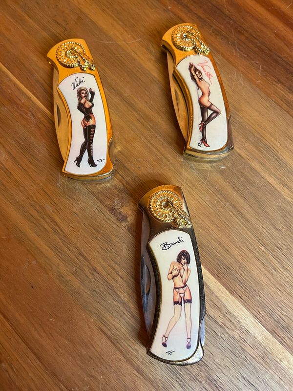 90s/2000s Pinup Girl Folding Knife
