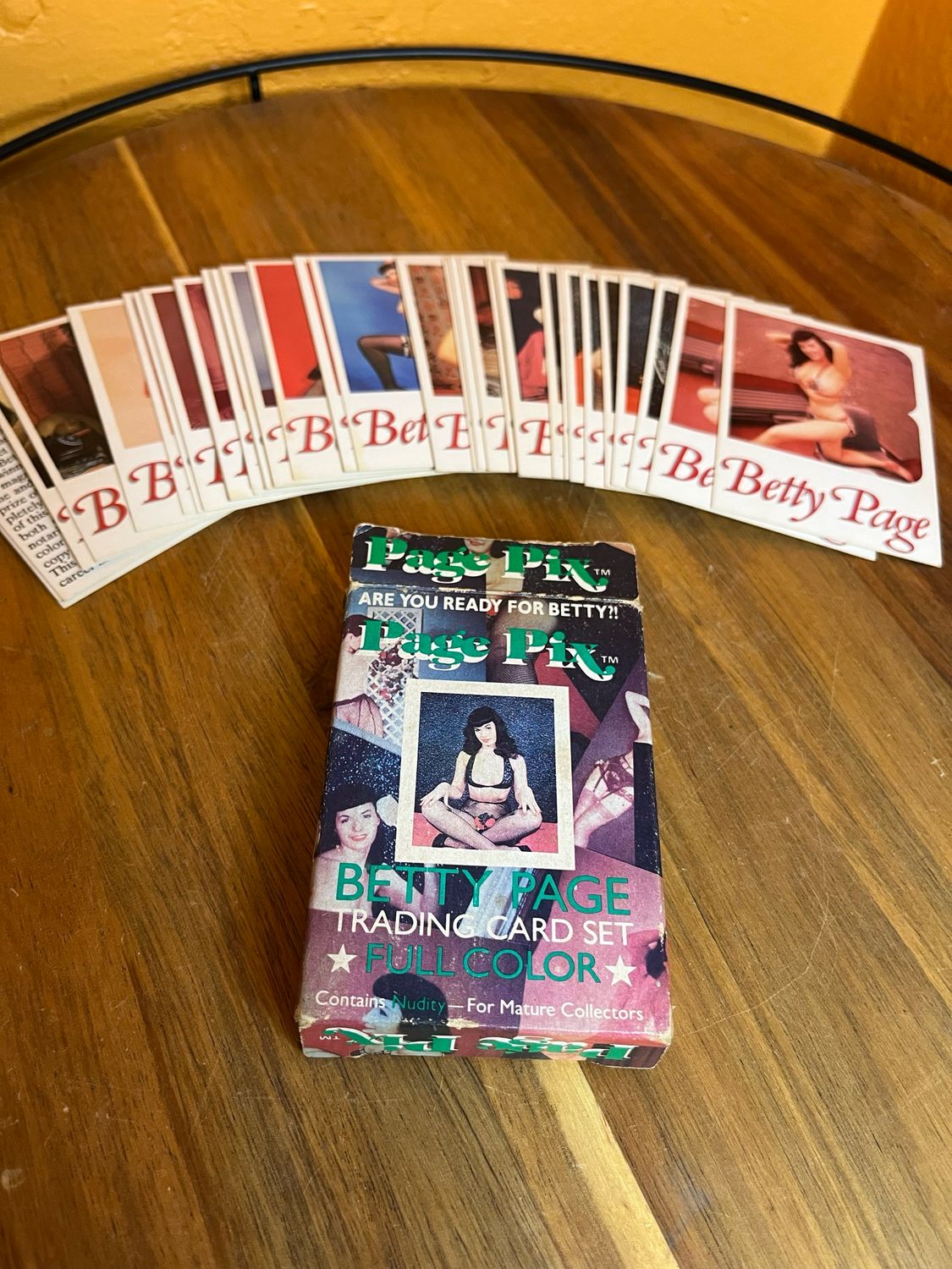 1991 Page Pix Bettie Page Full Color Pinups Trading Card Set