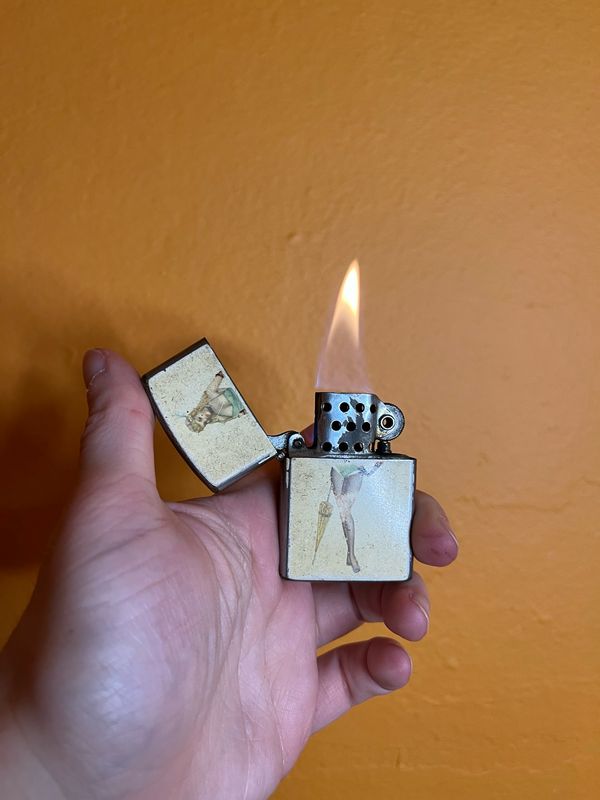 Worn Windsor Classic Pinup Flip Top Lighter