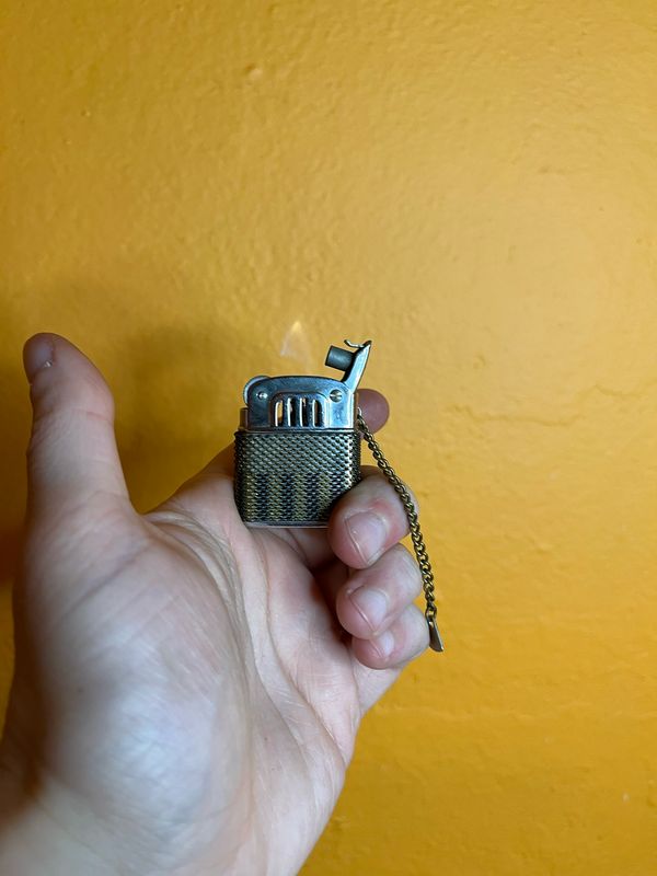Chainmail Outer Surface Mini Lighter