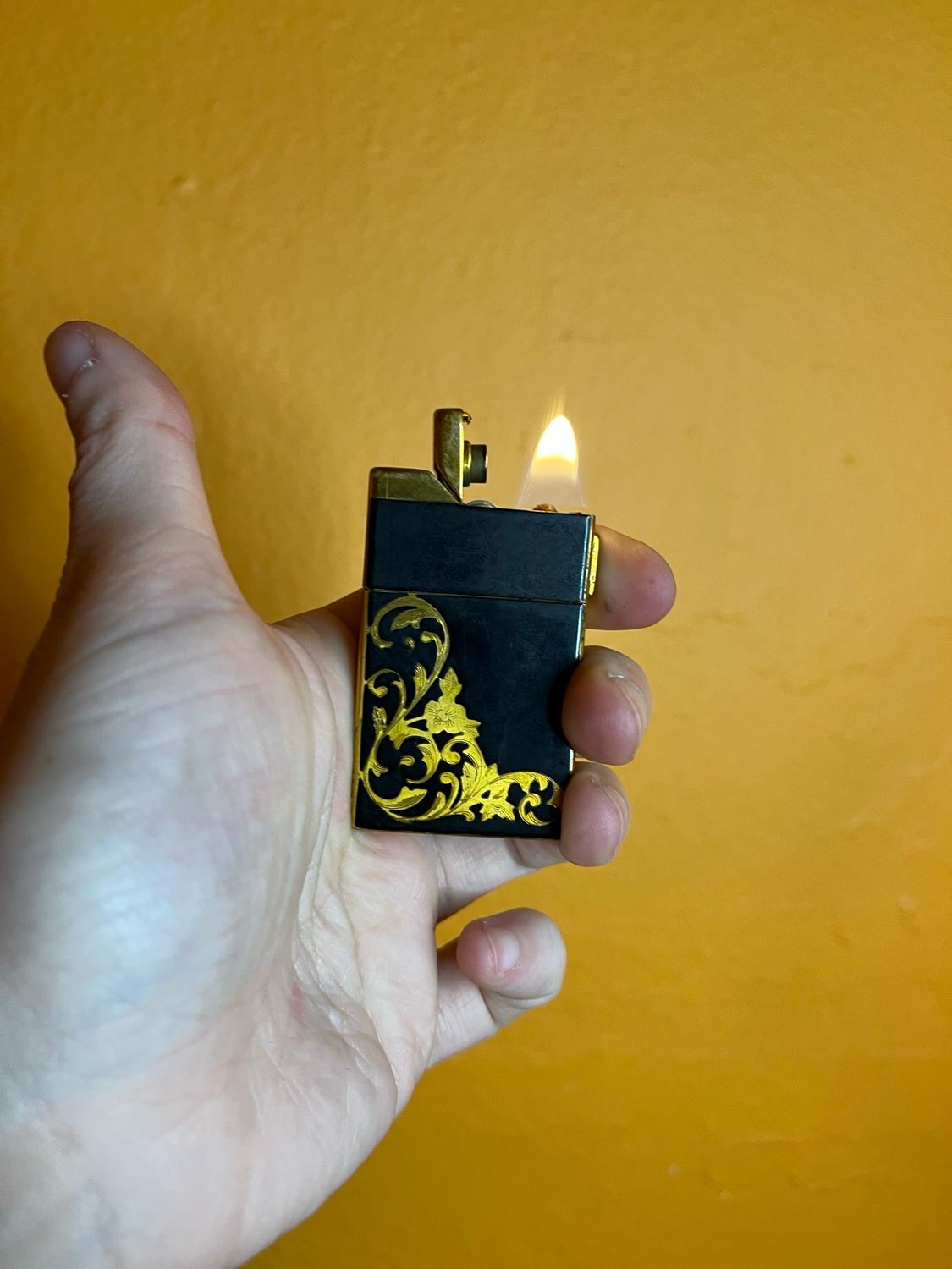 Elgin American Magic Action Black &amp; Gold Lighter