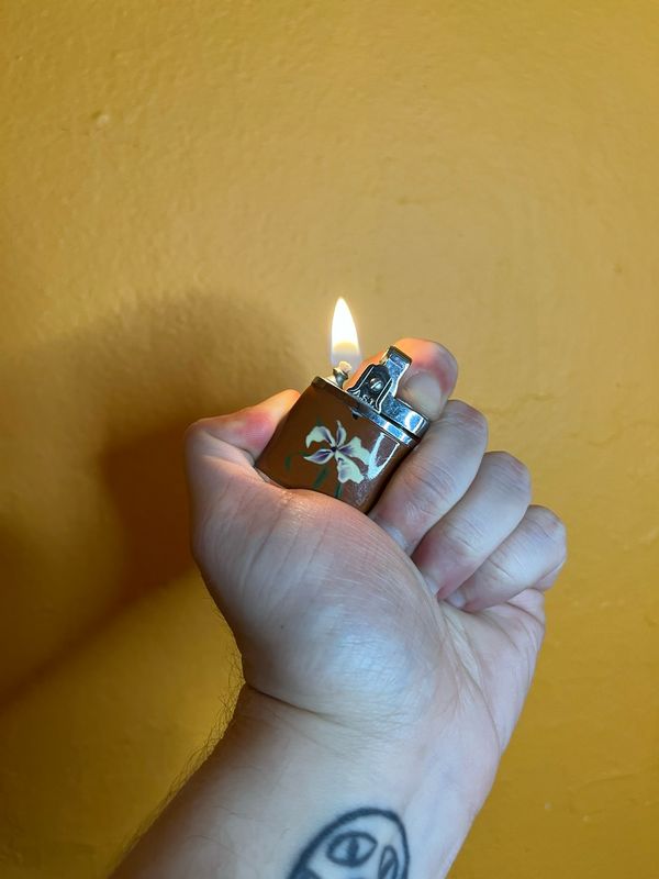 Baby Style Iris Flower Lighter