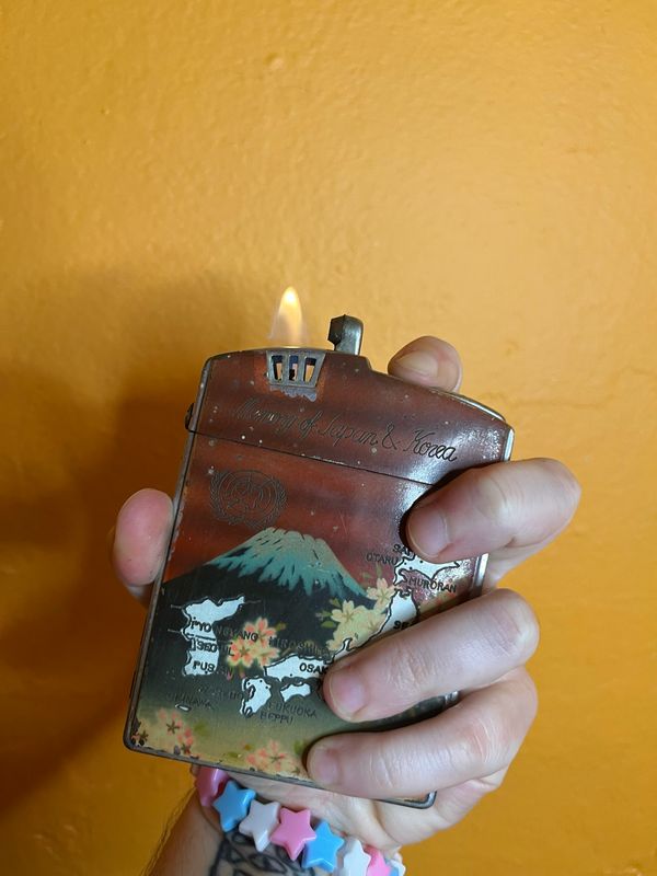Fuzi Memory Of Japan &amp; Korea Souvenir Cigarette Case Lighter
