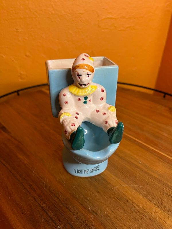 Light Me I Smoke Toilet Clown Ashtray