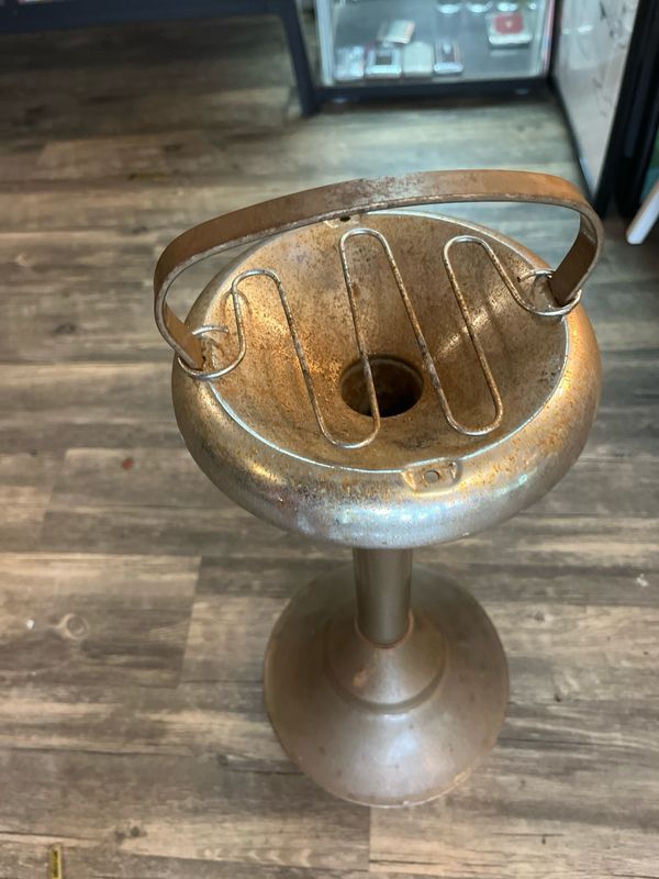 1920s Smokador Self balancing Ashtray