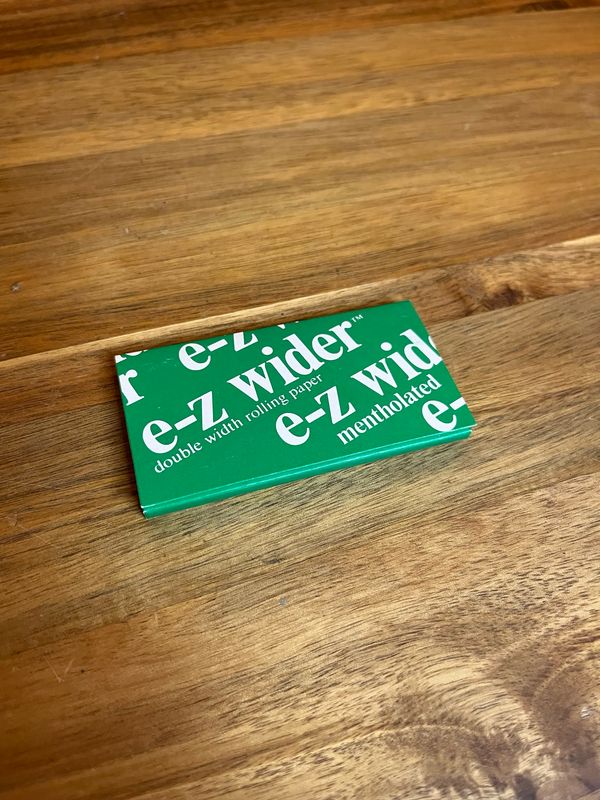 Circa 1976 E-Z Wider Double Width Mentholated Rolling Paper