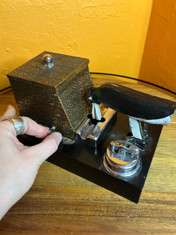 Early 1900s Ronson Penguin Pik A Cig Cigarette Dispenser Ashtray