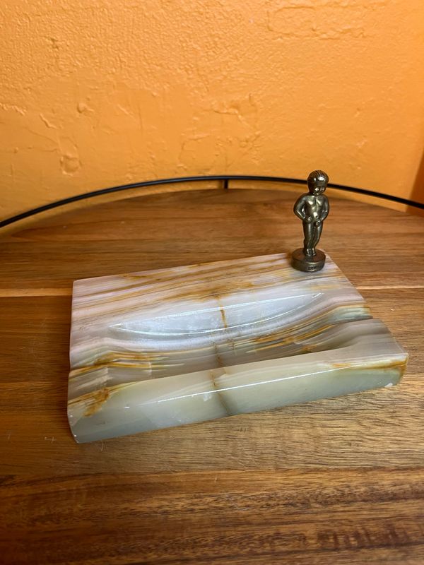 Onyx Stone Manequin Pis Brüssels Souvenir Ashtray