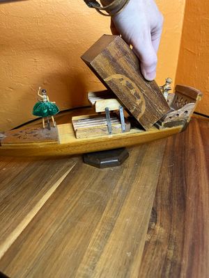 Italian Musical Gondola Cigarette Dispenser