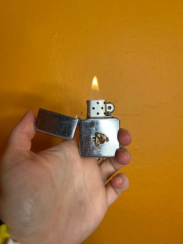 Bee Charm Park Flip Top Lighter