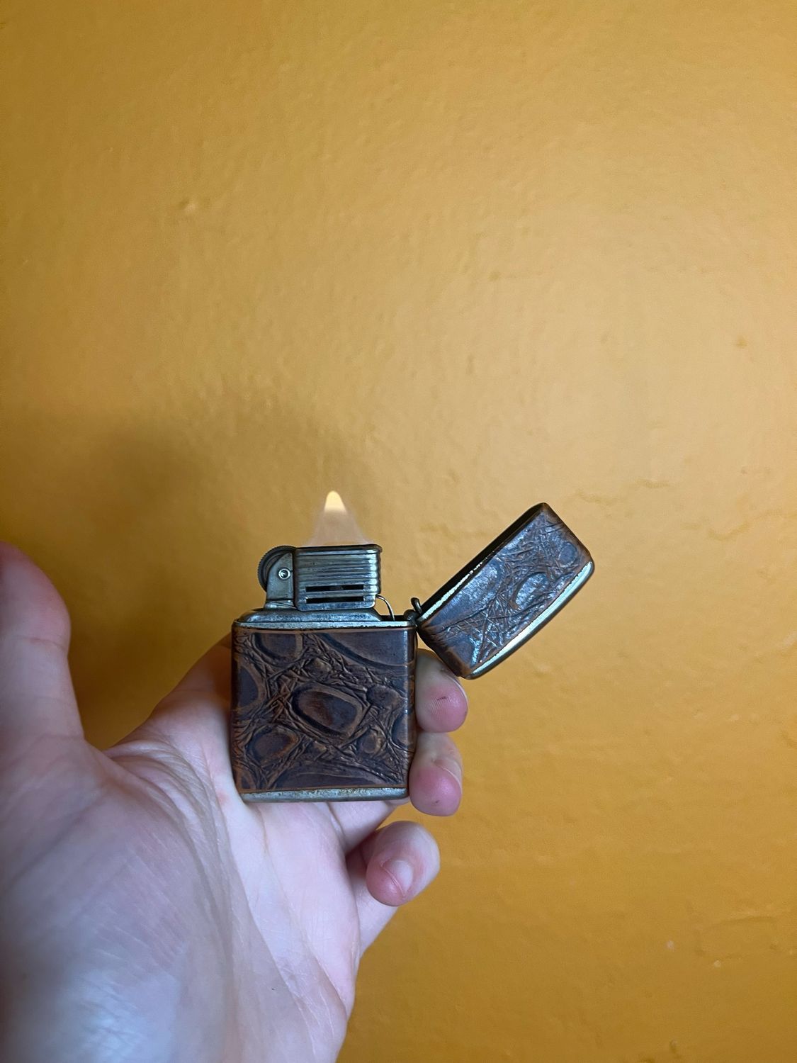 Pleather Champ Austria Flip Top Lighter