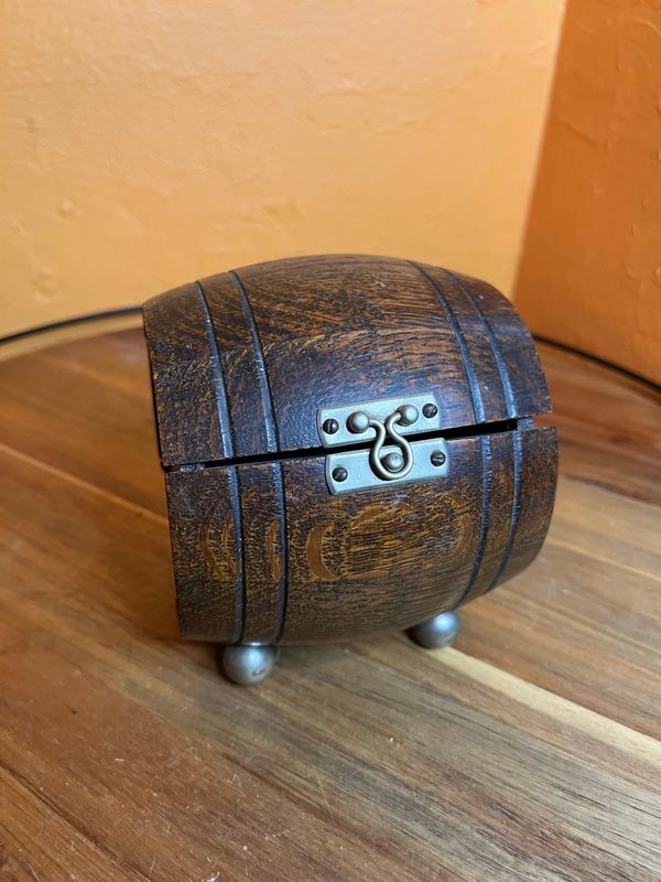 Wooden Barrel Cigarette Holder