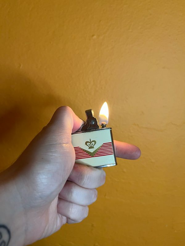 Crown Filters Lighter