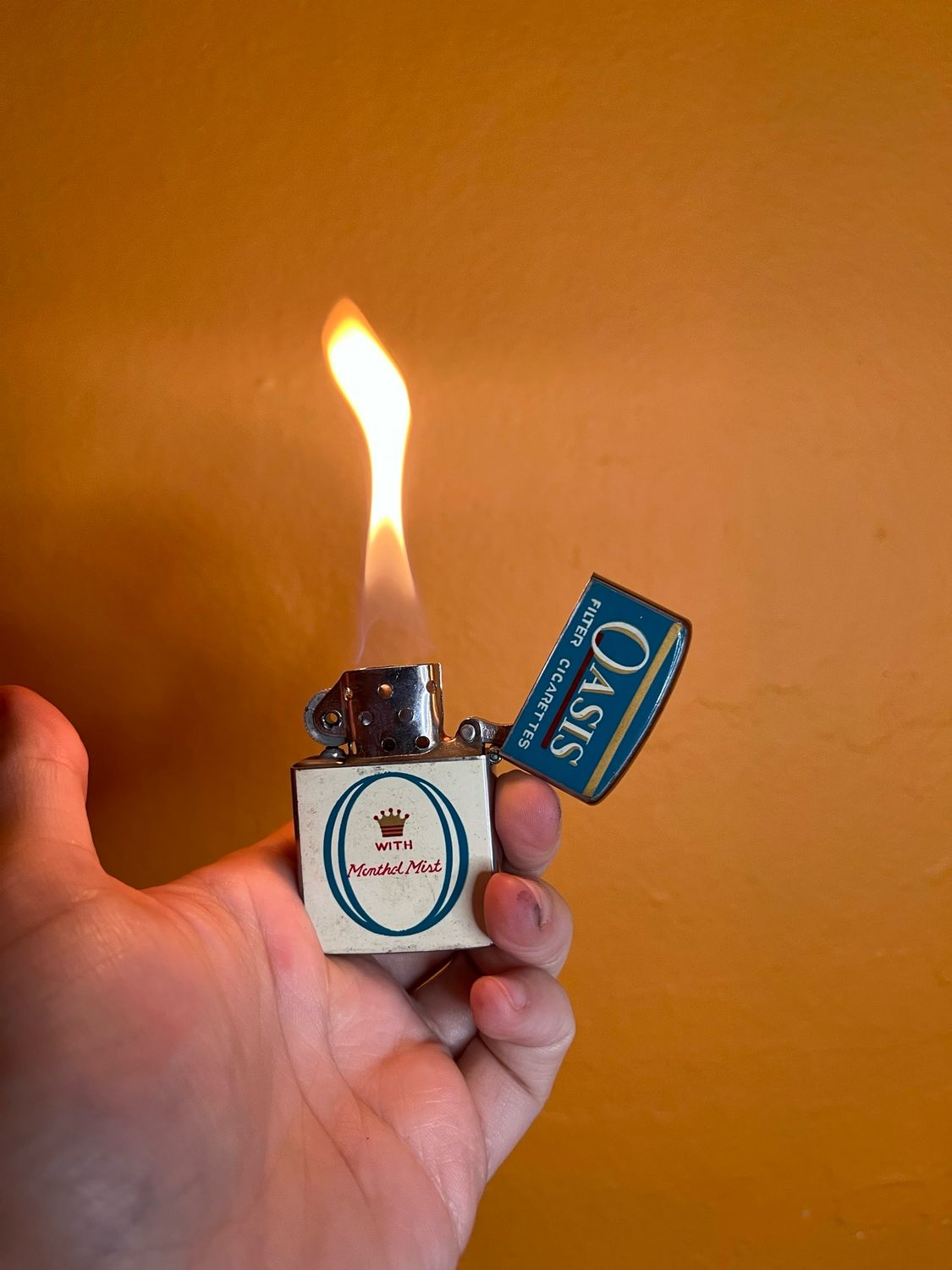 Oasis Cigarettes Flip Top Lighter