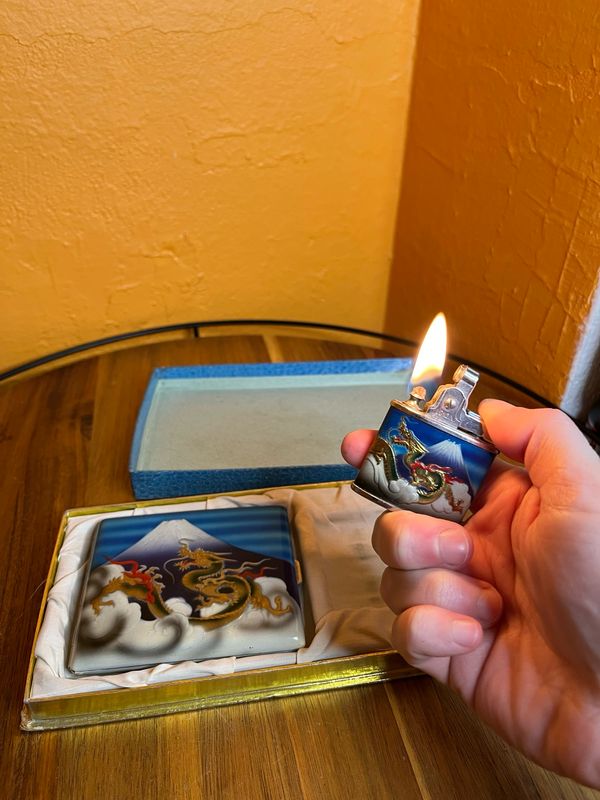 Loong Dragon Mount Fuji Scene Tokyo Japan Souvenir Cigarette Case Lighter Set
