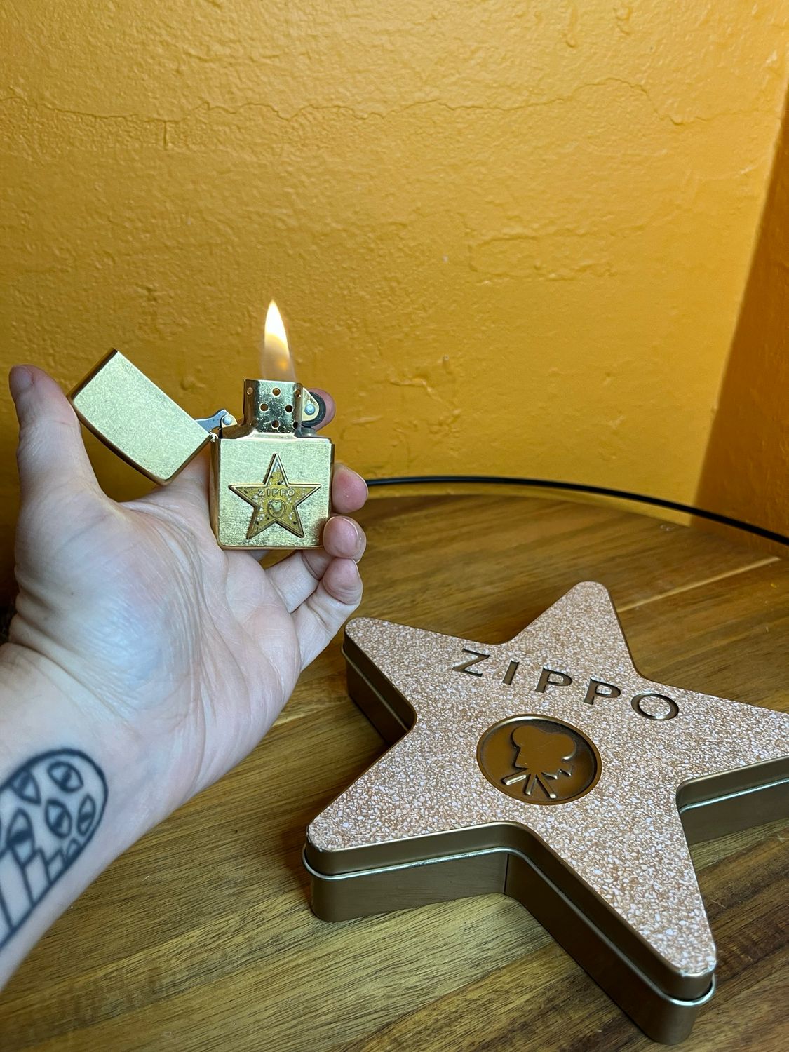 2001 Hollywood Star Zippo Lighter With Tin