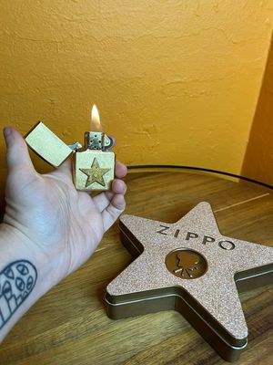 2001 Hollywood Star Zippo Lighter With Tin