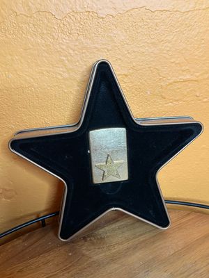 2001 Hollywood Star Zippo Lighter With Tin