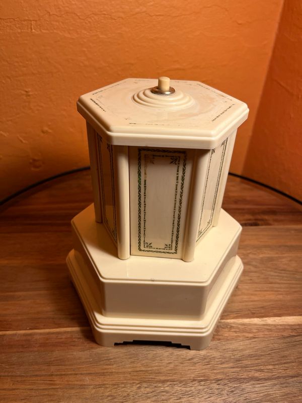 Swiss Harmony Inc Roundelay Chicago IL La-Jota Musical Cigarette Dispenser