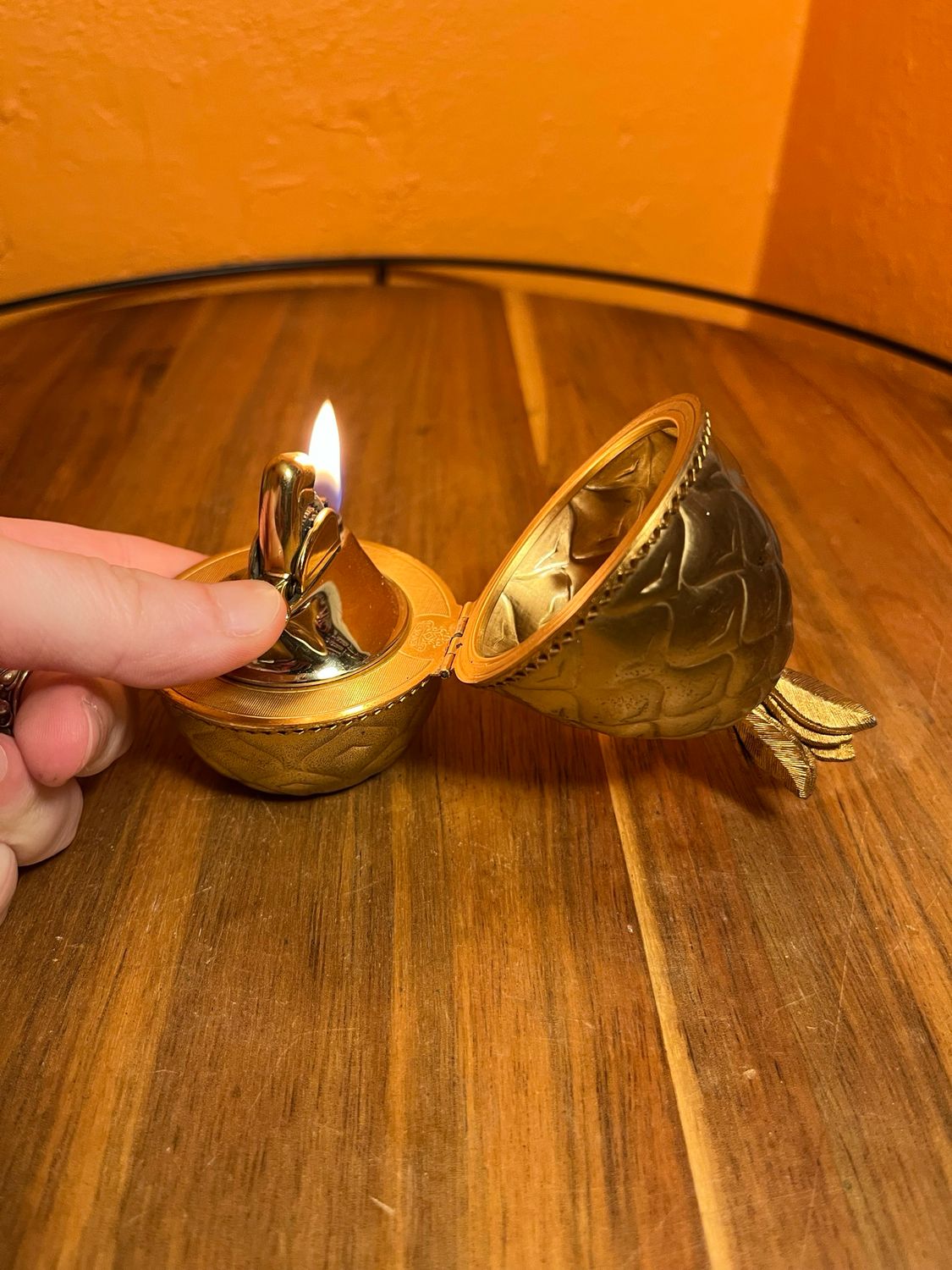 Evans Pineapple Table Lighter