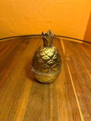 Evans Pineapple Table Lighter