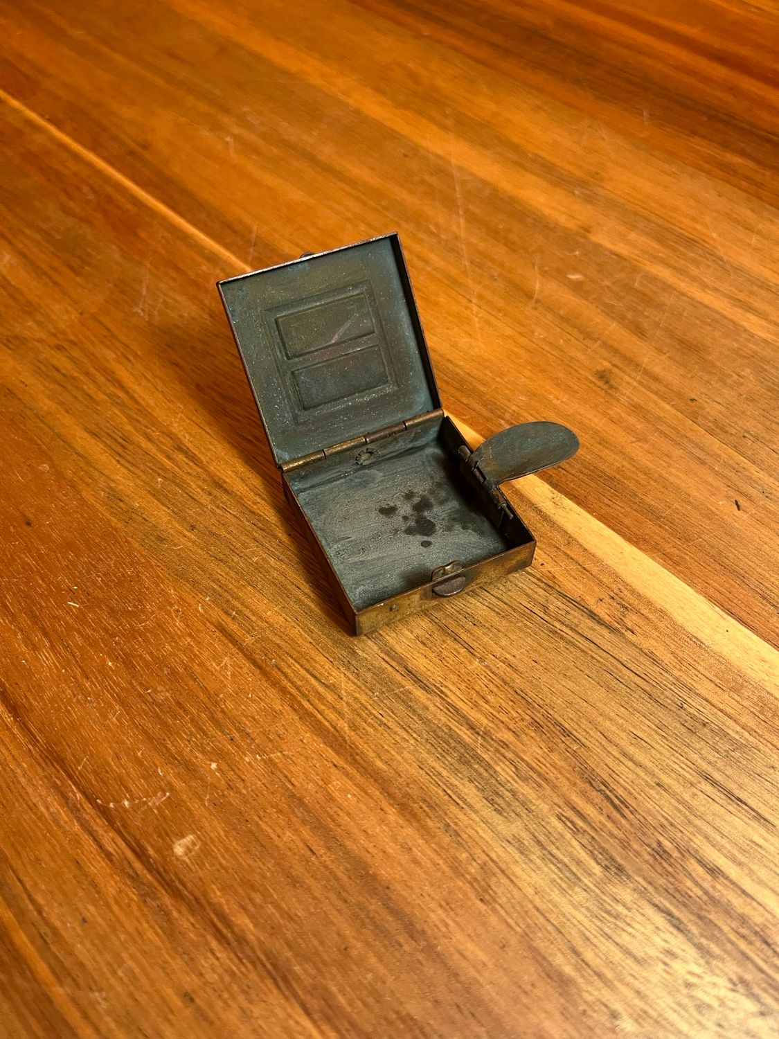 Double Panel Portable Ashtray